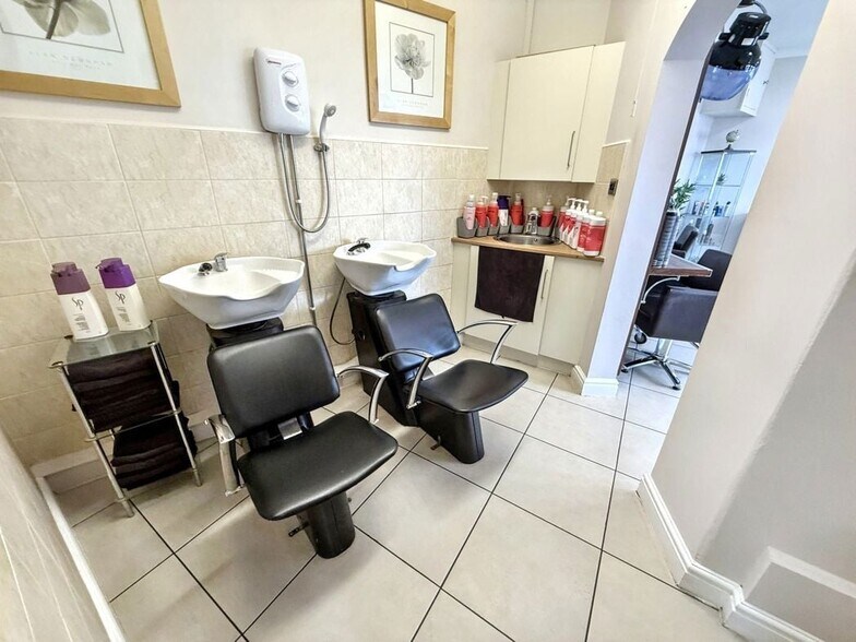 69 North Rd W, Wingate en venta - Foto del interior - Imagen 1 de 8