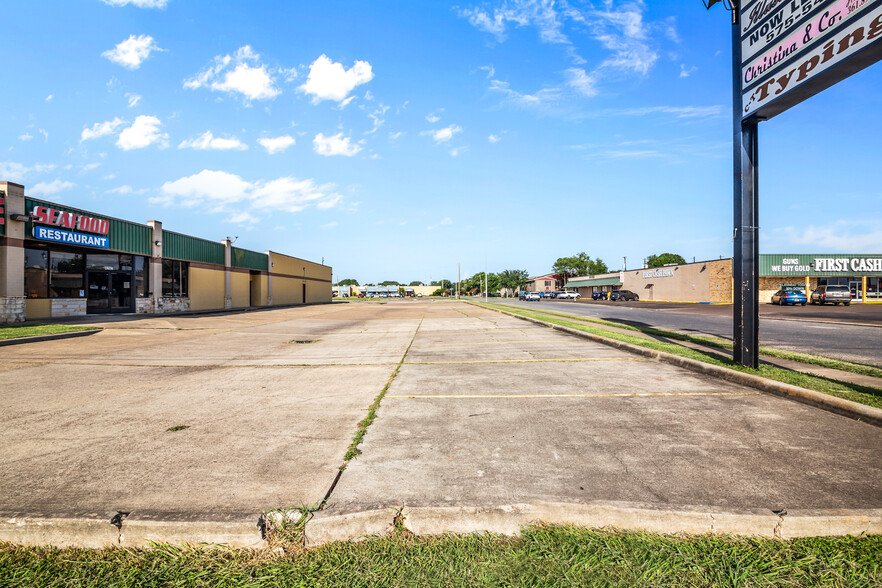 4202 N Navarro St, Victoria, TX en venta - Foto del edificio - Imagen 3 de 48