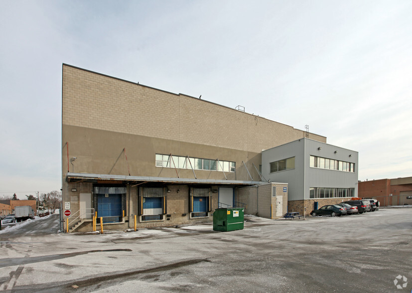 2388 Midland Ave, Toronto, ON en alquiler - Foto del edificio - Imagen 2 de 2