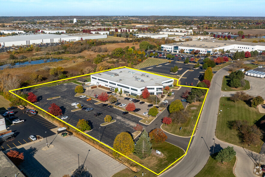 1391 Corporate Dr, Mchenry, IL en venta - Vista aérea - Imagen 1 de 20