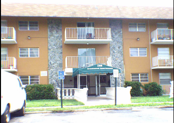 2350 NE 173rd St, North Miami Beach, FL en venta - Foto del edificio - Imagen 3 de 5