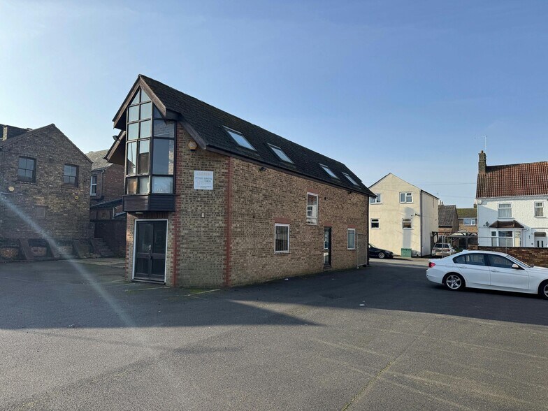 63-65, 67 & 69 Oundle Road cartera de 3 inmuebles en venta en LoopNet.es - Foto del edificio - Imagen 2 de 11