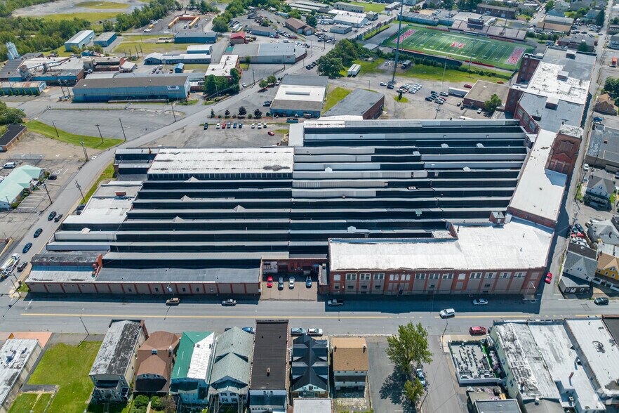 100 E Diamond Ave, Hazleton, PA en alquiler - Foto principal - Imagen 1 de 28