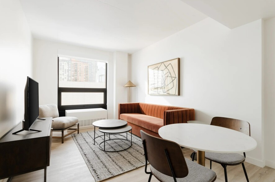 45-06 Pearson St, Long Island City, NY en alquiler - Foto del interior - Imagen 1 de 1