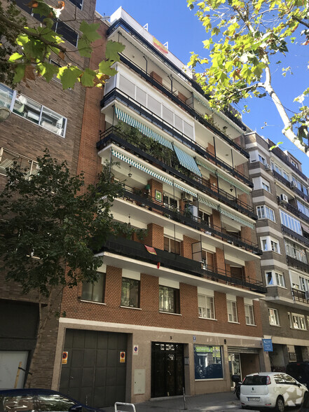 Calle Núñez Morgado, 5, Madrid, Madrid en alquiler - Foto del edificio - Imagen 2 de 2