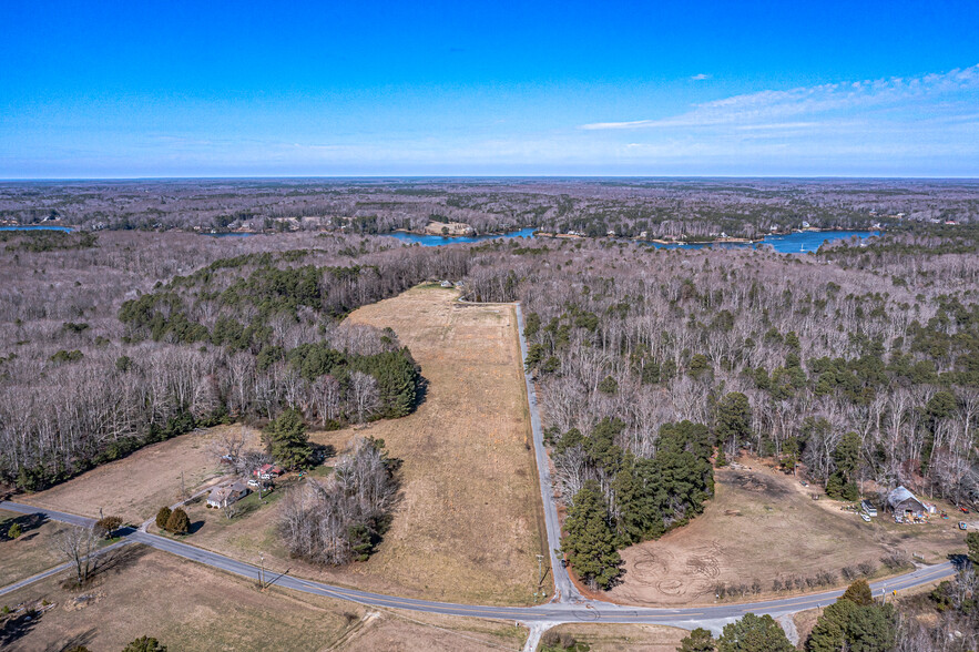 407 Loblolly Rd, Weems, VA en venta - Foto del edificio - Imagen 2 de 14