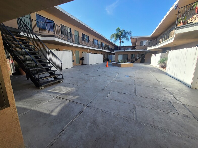 14696 Rayen St, Panorama City, CA en venta - Foto del edificio - Imagen 3 de 12