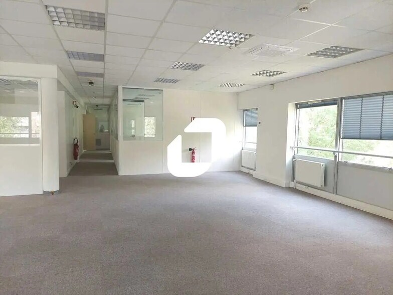 11 Rue Jacques Cartier, Guyancourt en alquiler - Foto del edificio - Imagen 2 de 14