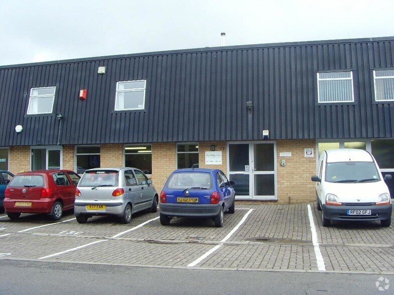 Horseshoe Rd, Pangbourne en venta - Foto del edificio - Imagen 2 de 3