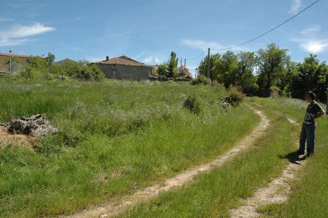 Más detalles de Calle Real, 10, Pradales - Terreno en venta