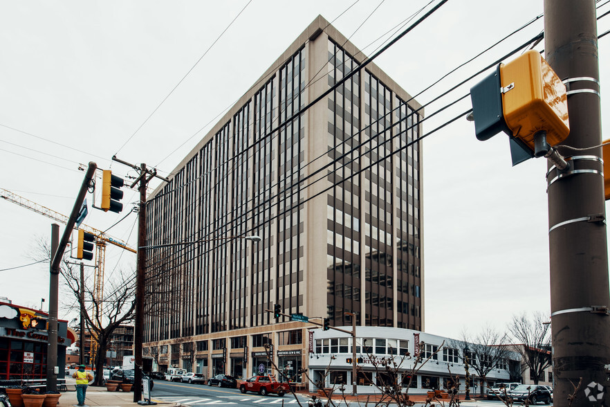 7910 Woodmont Ave, Bethesda, MD en alquiler - Foto del edificio - Imagen 2 de 7