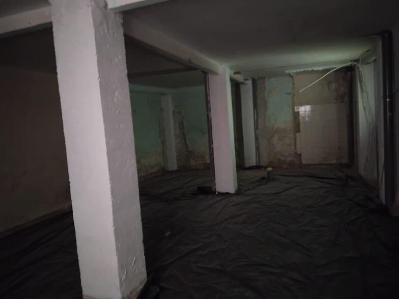 Local en Elche, Alicante en venta - Foto del interior - Imagen 2 de 4