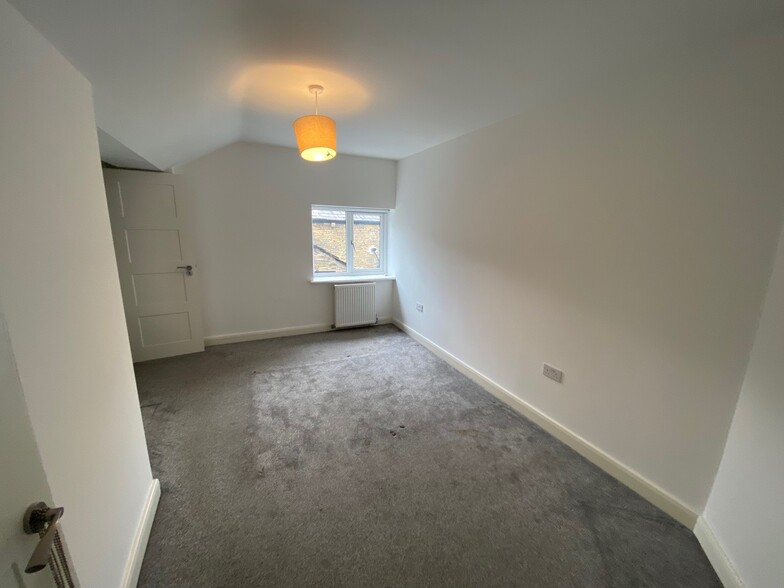 16 High St W, Glossop en venta - Foto del interior - Imagen 2 de 8