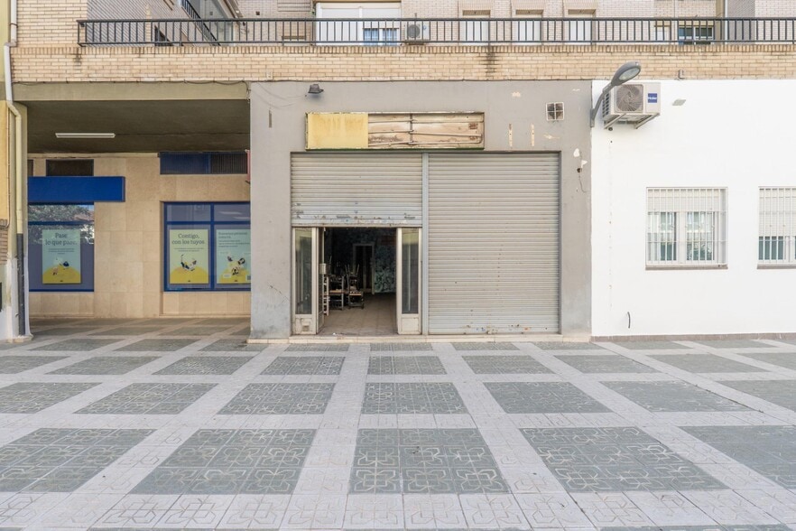 de Málaga, 73, Granada, Granada en venta - Foto del edificio - Imagen 3 de 35