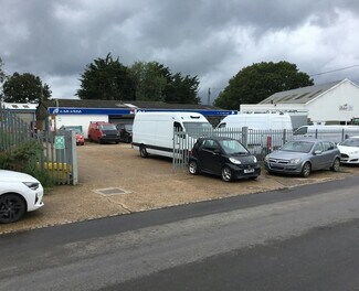 Más detalles de 1-5 Cowbeech Hl, Hailsham - Nave en venta