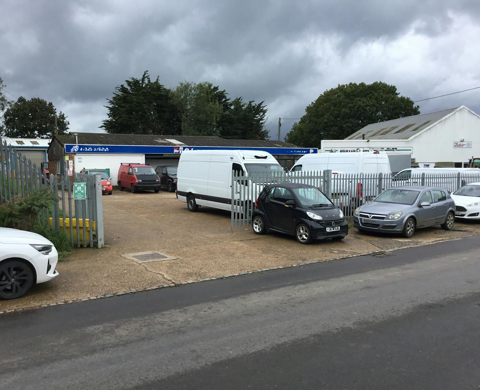 1-5 Cowbeech Hl, Hailsham en venta Foto del edificio- Imagen 1 de 6