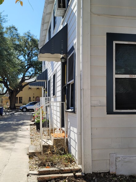 137 E Norwood Ct, San Antonio, TX en venta - Foto del edificio - Imagen 3 de 30