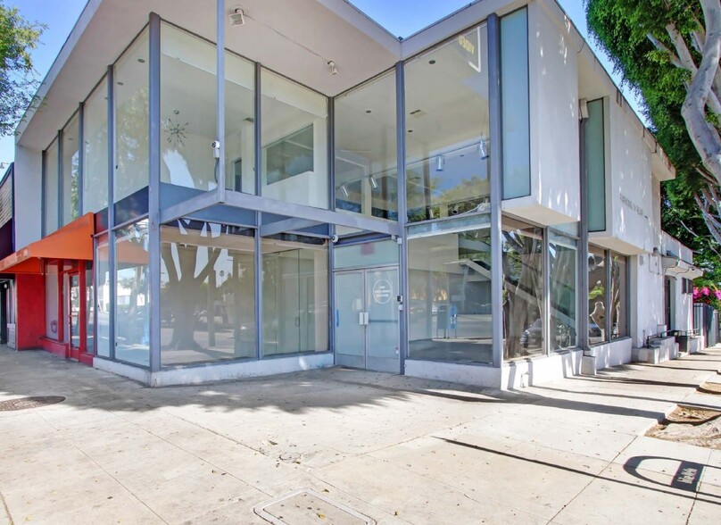 7998 Santa Monica Blvd, West Hollywood, CA en alquiler - Foto del edificio - Imagen 3 de 4