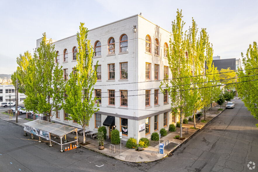 537 SE Ash St, Portland, OR en alquiler - Foto del edificio - Imagen 1 de 5