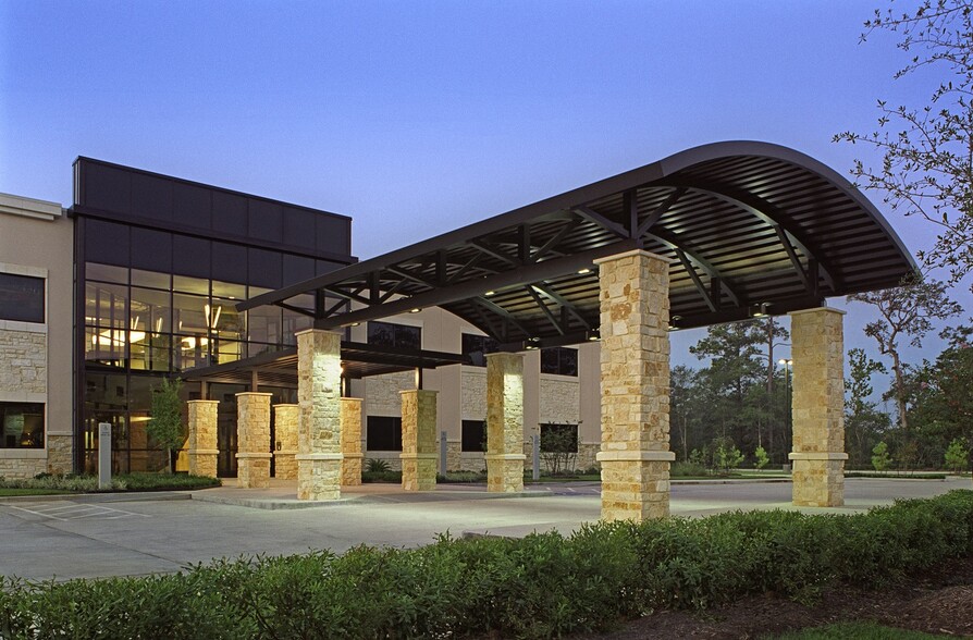 8850 Six Pines Dr, The Woodlands, TX en alquiler - Foto del edificio - Imagen 1 de 9