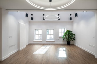 2 Bentinck Mews, London en alquiler Foto del interior- Imagen 2 de 12