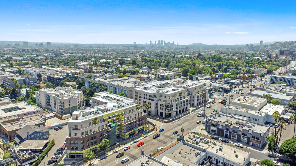 7520 W Sunset Blvd, Los Angeles, CA en alquiler - Foto del edificio - Imagen 3 de 10