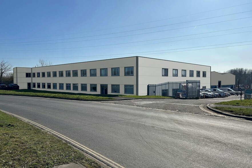 Armstrong Rd, Basingstoke en alquiler - Foto del edificio - Imagen 2 de 3