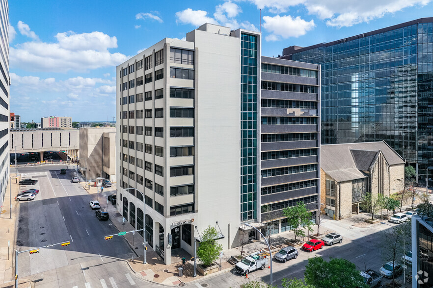 815 Brazos St, Austin, TX en alquiler - Foto del edificio - Imagen 2 de 10