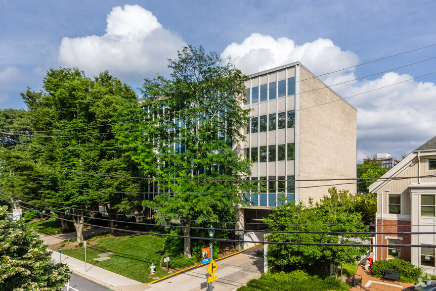 1400 Spring St, Silver Spring, MD en alquiler - Foto del edificio - Imagen 2 de 7