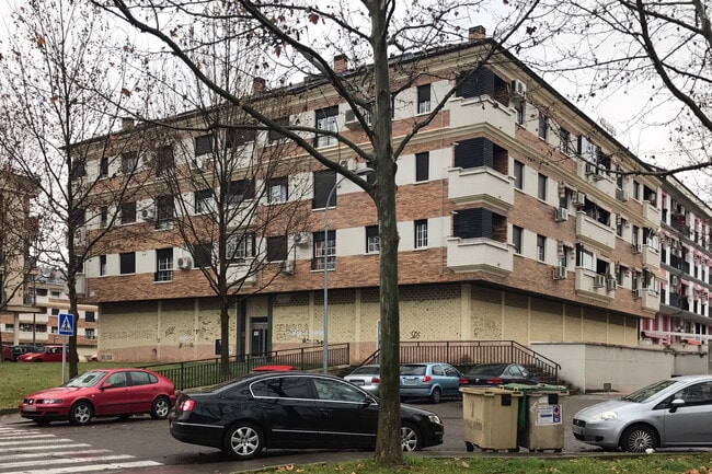 Más detalles de Calle Ciudad de Bron, 1, Talavera de la Reina - Edificio residencial​ en venta