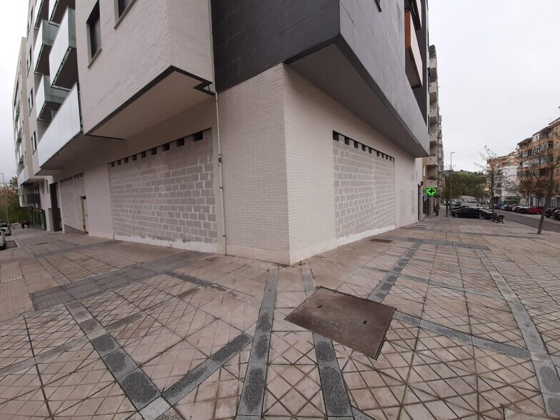 Local en Cáceres, Cáceres en venta - Foto del edificio - Imagen 3 de 18