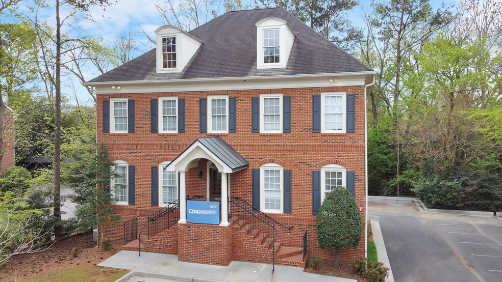 585 Colonial Park Dr, Roswell, GA en venta - Foto del edificio - Imagen 2 de 32