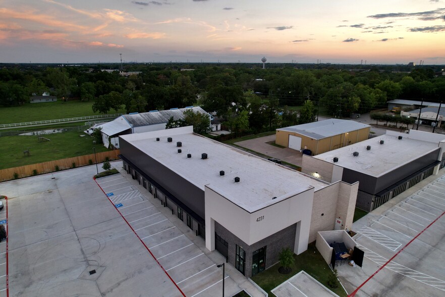 4231 S Main St, Stafford, TX en venta - Foto del edificio - Imagen 2 de 18