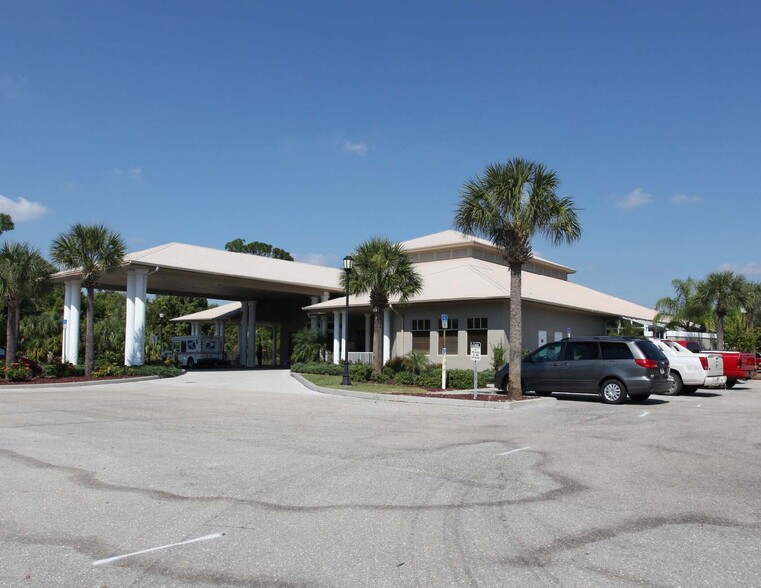 22395 Edgewater Dr, Port Charlotte, FL en venta - Foto del edificio - Imagen 1 de 2