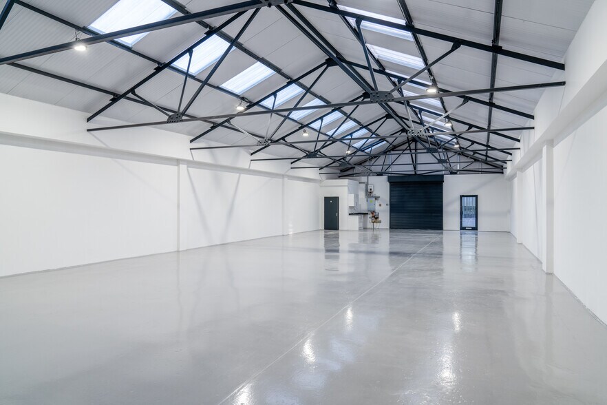 23 Crown Rd, Enfield en alquiler - Foto del edificio - Imagen 3 de 41