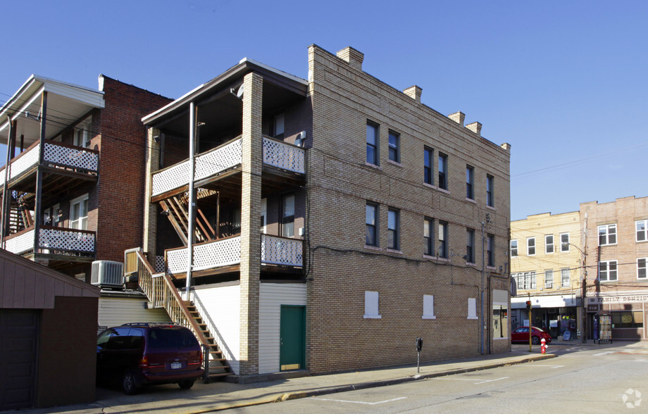 711 Broadway Ave, Mc Kees Rocks, PA en venta - Foto del edificio - Imagen 2 de 2