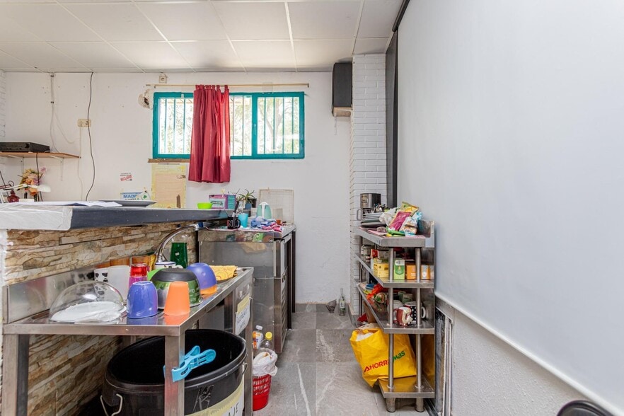 Local en Tres Cantos, Madrid en venta - Foto del interior - Imagen 3 de 11
