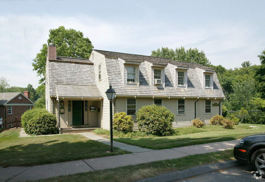 381 Hubbard St, Glastonbury, CT en alquiler - Foto del edificio - Imagen 3 de 36