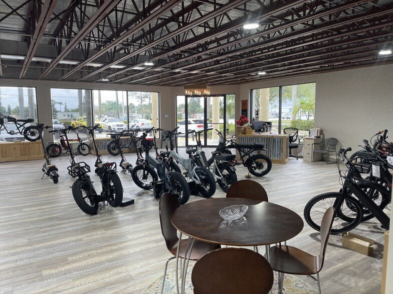 5031 SE Federal Hwy, Stuart, FL en alquiler - Foto del interior - Imagen 1 de 19