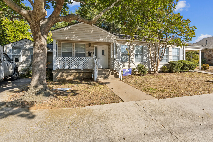 1313 W Abram St, Arlington, TX en alquiler - Foto del edificio - Imagen 1 de 19