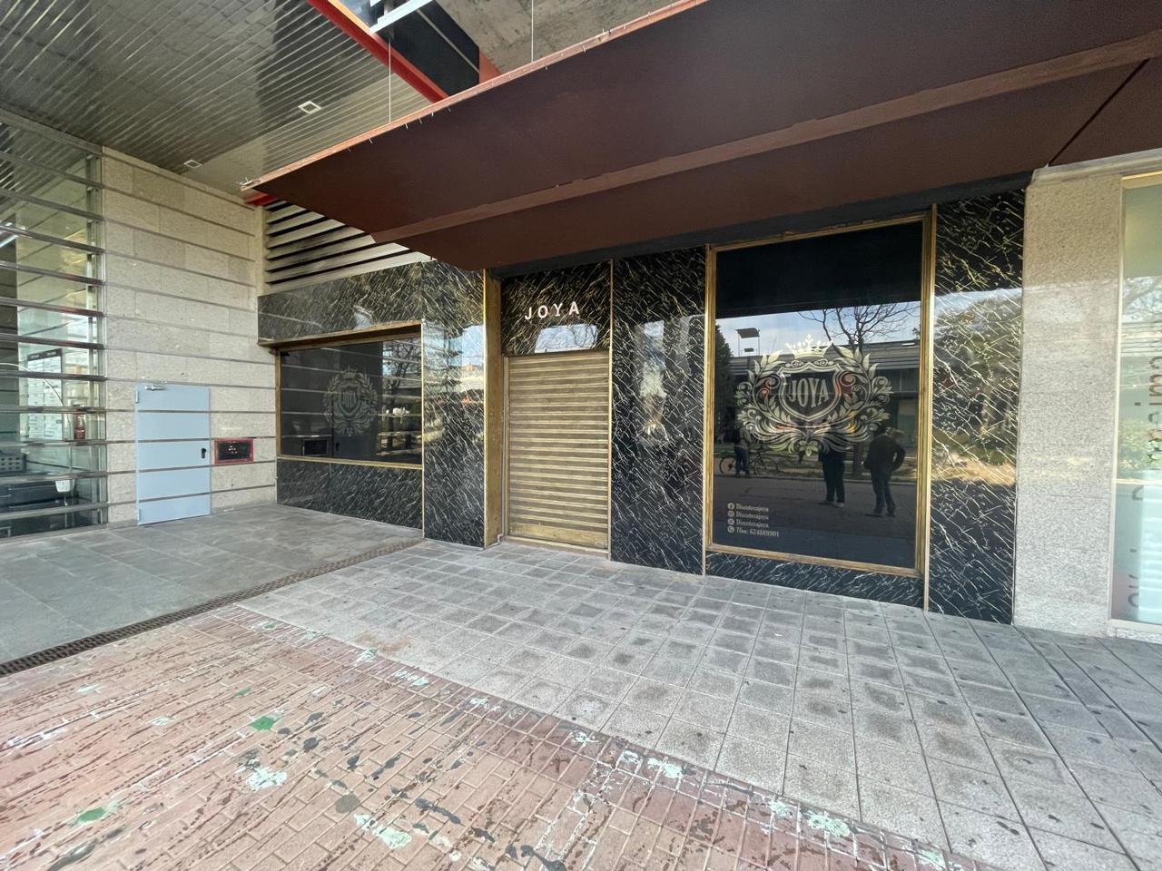 Local en Alcalá de Henares, Madrid en venta Foto principal- Imagen 1 de 5