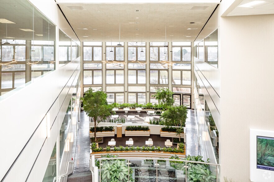 387 Shuman Blvd, Naperville, IL en alquiler - Vestíbulo - Imagen 3 de 60