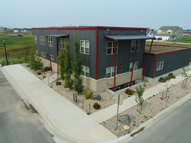 299 Prairie Dr, Stanley, ND en venta - Foto del edificio - Imagen 1 de 43