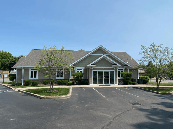 1100 Portage Trl, Cuyahoga Falls, OH en venta - Foto del edificio - Imagen 1 de 14