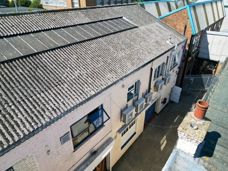 Queensway, Enfield en venta - Foto del edificio - Imagen 3 de 3