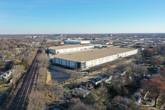 150 Sellstrom Dr, Palatine, IL en alquiler Foto del edificio- Imagen 2 de 3