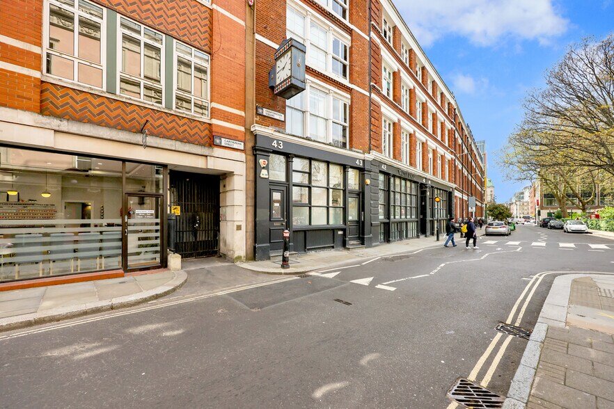 43 Charterhouse Sq, London en venta - Foto del edificio - Imagen 3 de 16