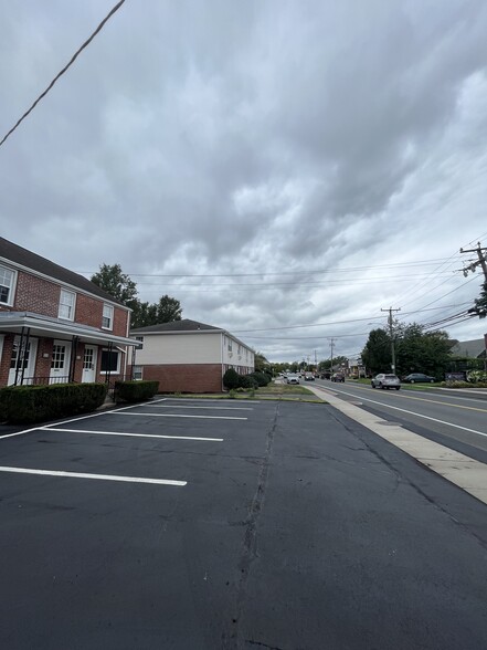 266 Hebron Ave, Glastonbury, CT en alquiler - Foto del edificio - Imagen 3 de 20