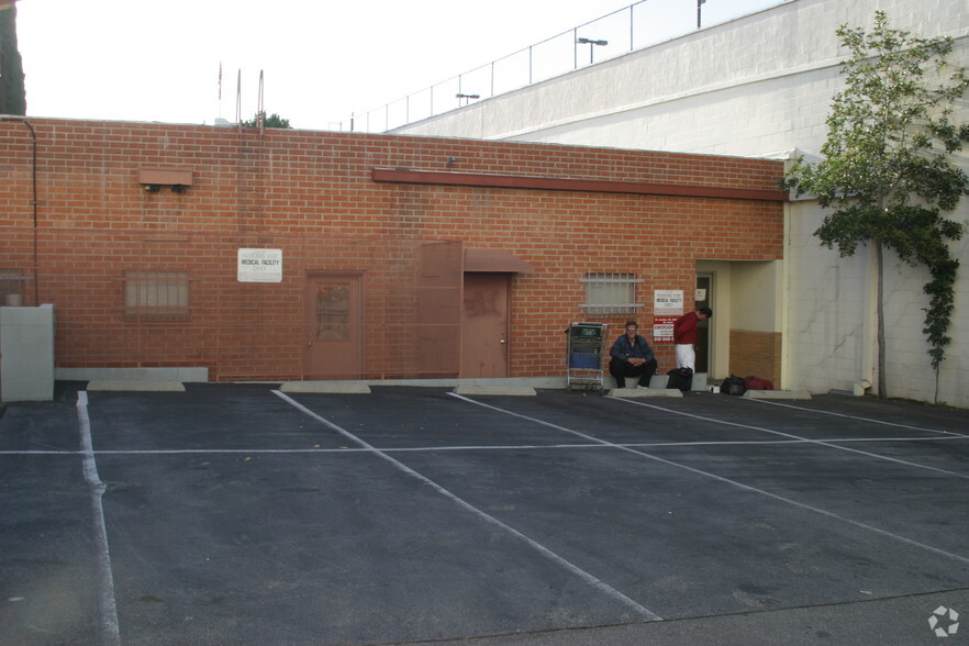 255 E Orange Grove Ave, Burbank, CA en alquiler - Foto del edificio - Imagen 2 de 3