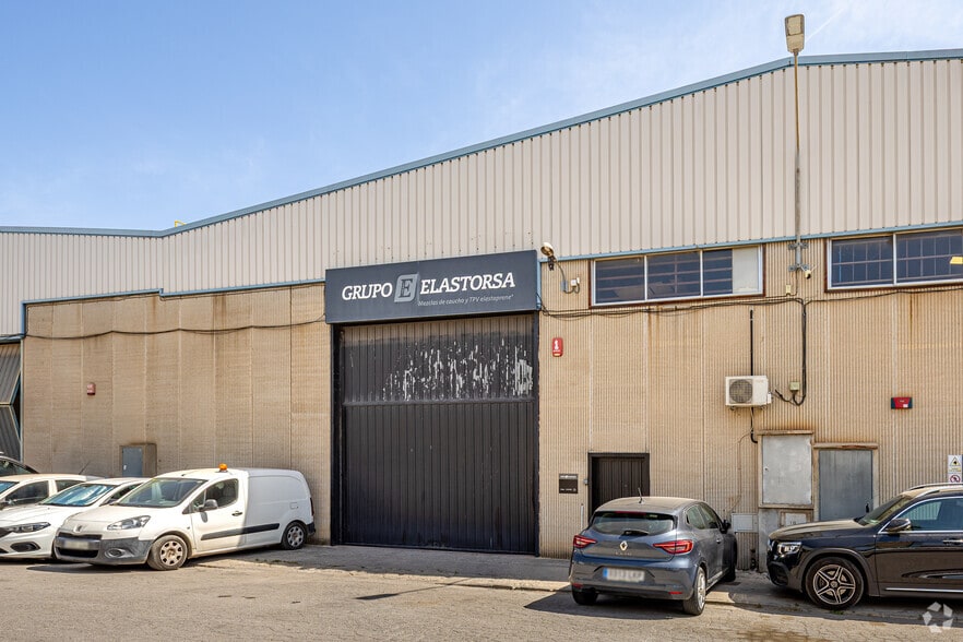 Nave en Sant Andreu de la Barca, Barcelona en venta - Foto del edificio - Imagen 2 de 8